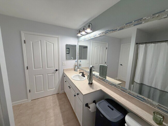 Building Photo - 275 Murcia Dr