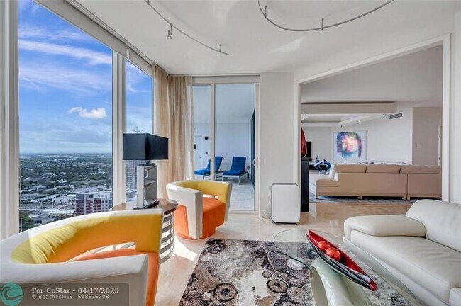 Building Photo - 333 Las Olas Way