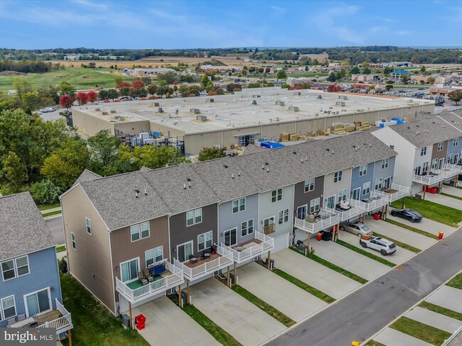 Building Photo - 179 Presidents Pointe Ave