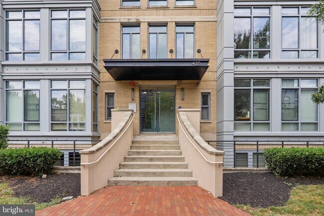 Building Photo - 435 R St NW