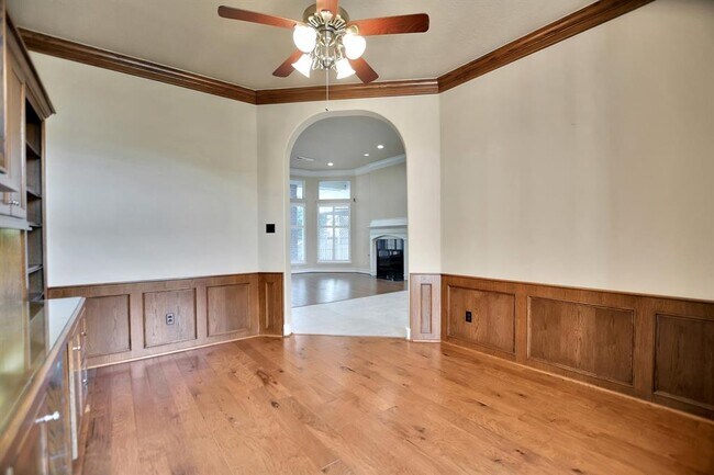 Building Photo - 6615 Butler Oaks Ct