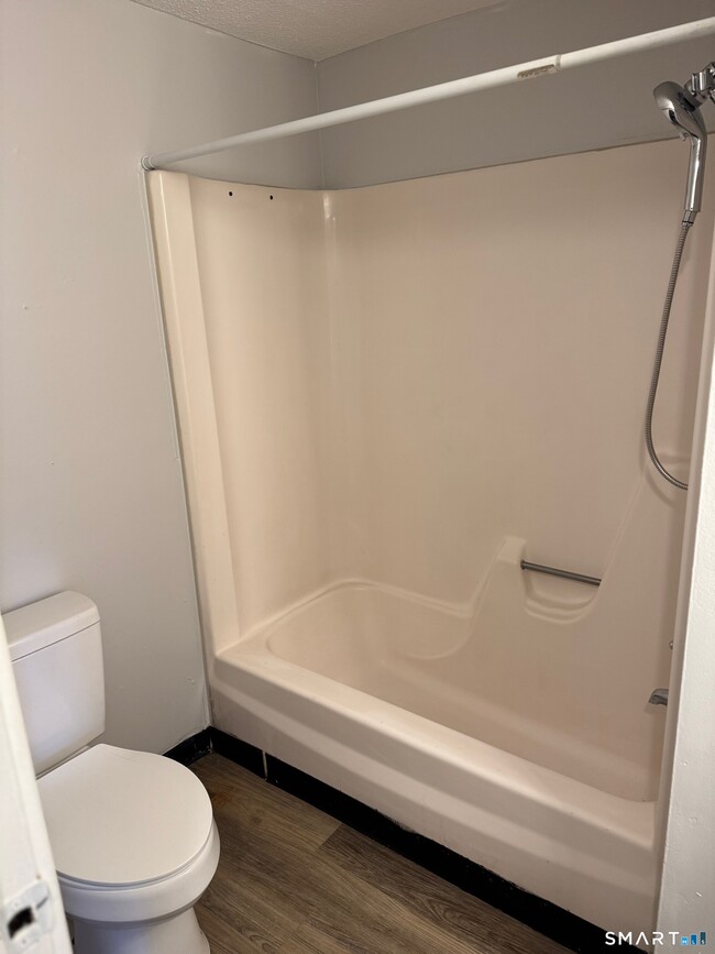 Building Photo - 32 Burgundy Hill Ln