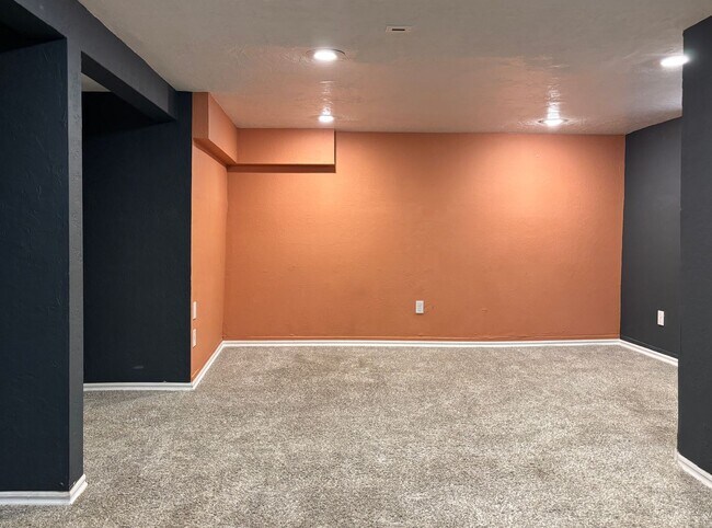 Building Photo - Charming Home in Salt Lake City!