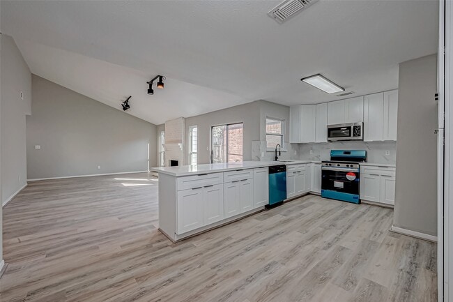 Building Photo - 12802 Sunset Dune Dr