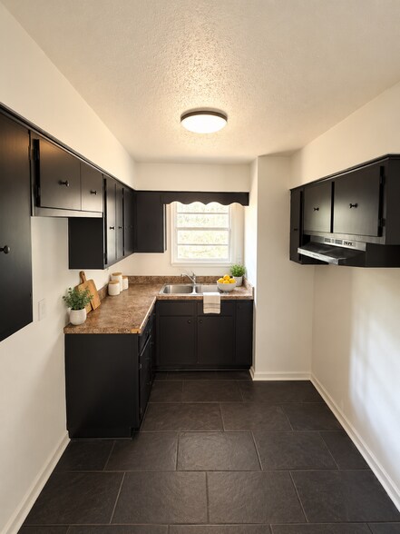 Building Photo - 5299 Braden Dr