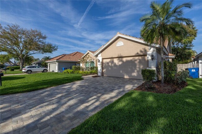 Building Photo - 4832 Queen Palm Terrace NE