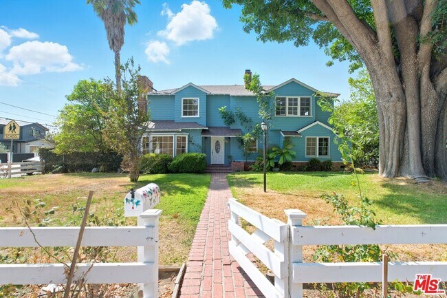 Building Photo - 4909 Morse Ave