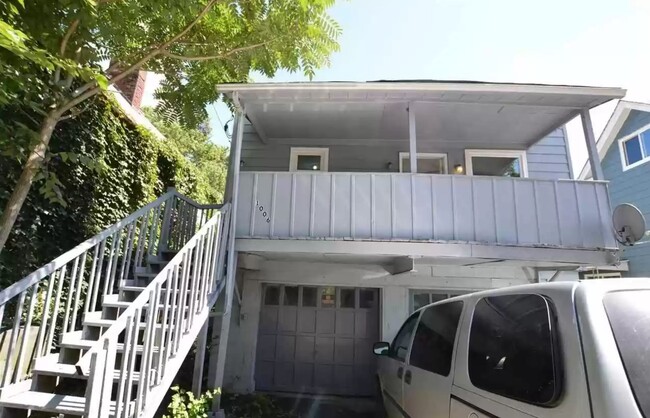 Building Photo - 1006 Willey St