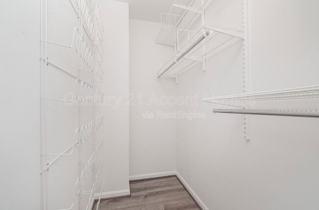 Building Photo - 3009 20th Ct S