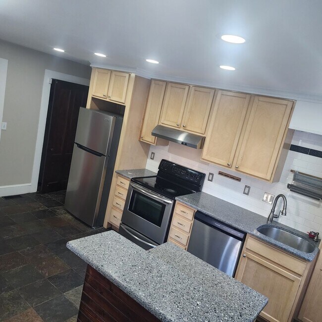 86-88 Lincoln St - 86-88  Lincoln St