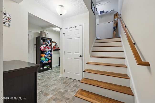 Building Photo - 12818 Micanopy Ln