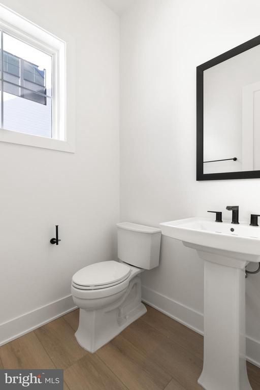 Building Photo - 853 N Manchester St