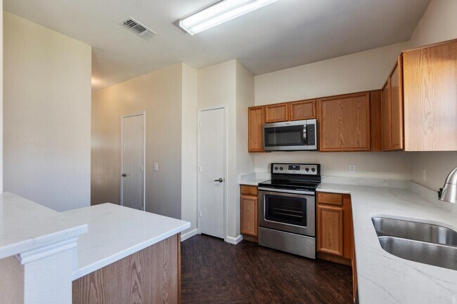 Building Photo - 918 Greene Way