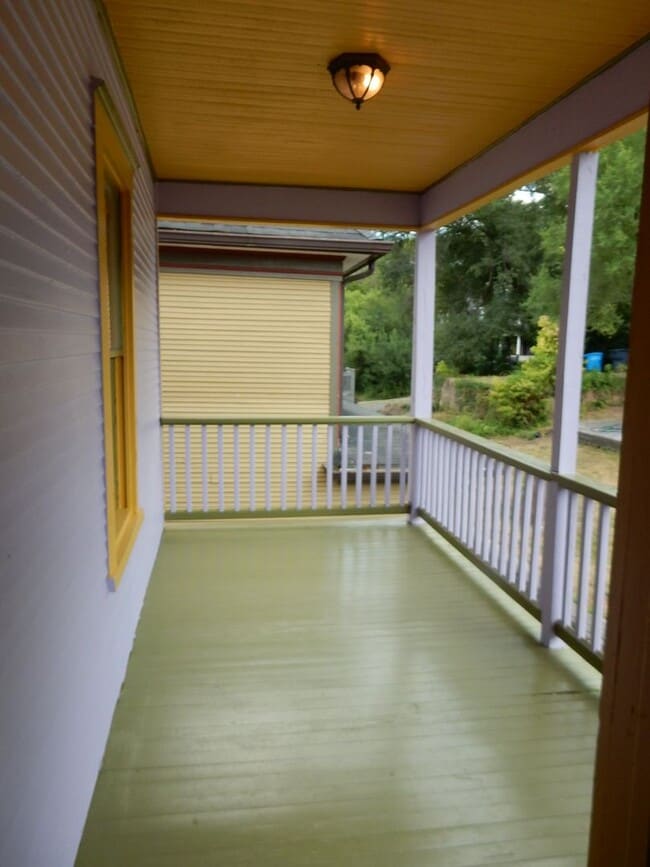 Building Photo - Spacious 3 BR home in Old SW, close to YMC...