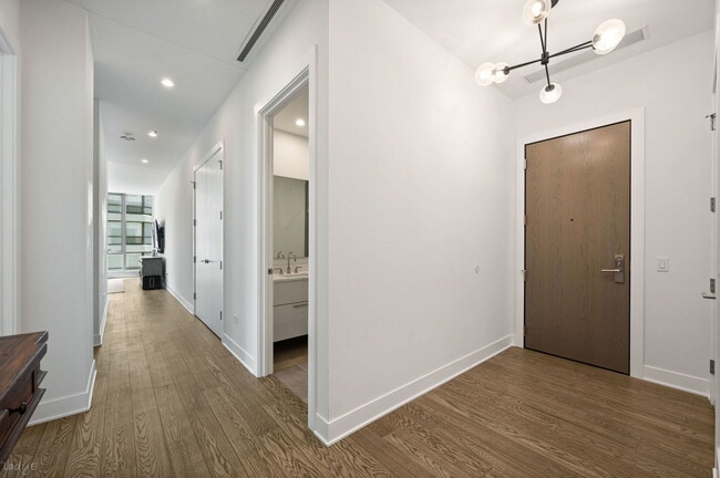 Building Photo - 403 N Wabash Ave