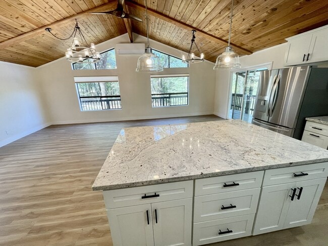 Building Photo - 13232 Rocky Ln