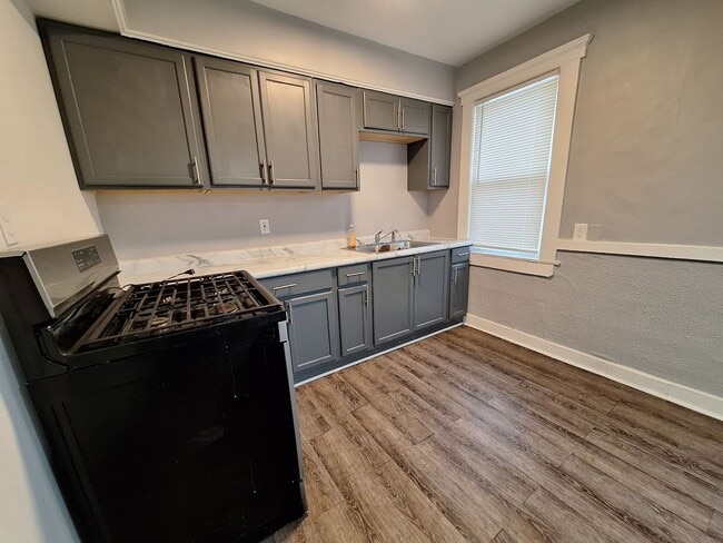 Building Photo - Welcome Home!