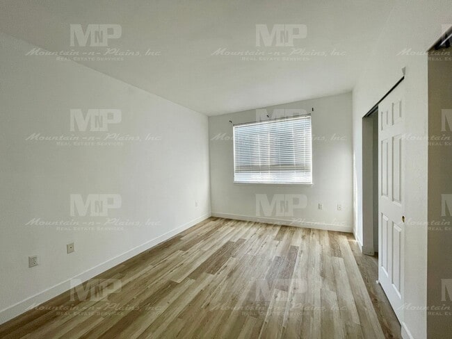 Building Photo - 3002 W Elizabeth St