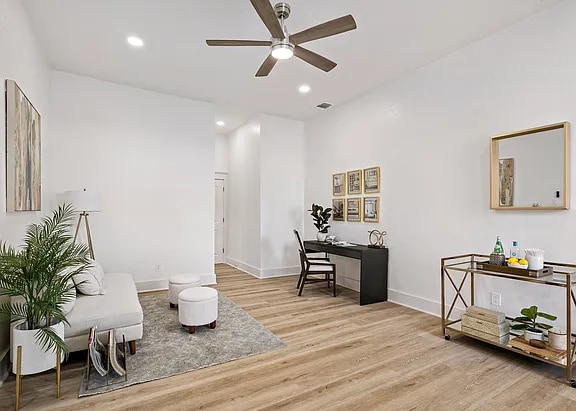 Building Photo - 506 E Evergreen St