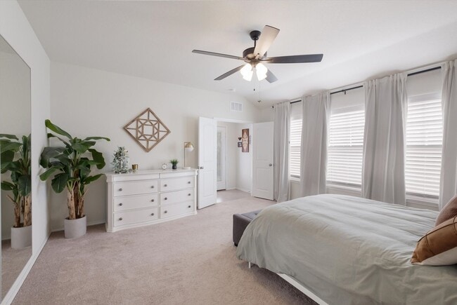 Building Photo - Bright & Airy Home on Curling Post