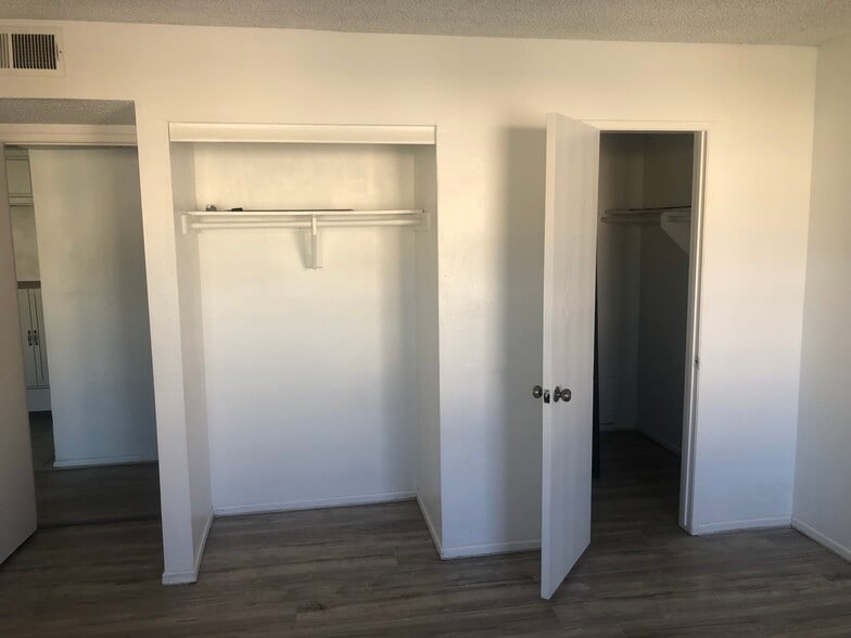 Building Photo - 6453 Kanan Dume Rd