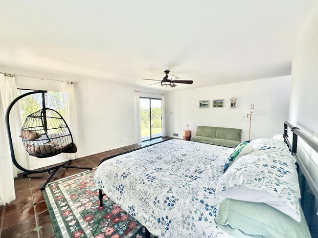 Building Photo - 1650 Winterwarm Dr