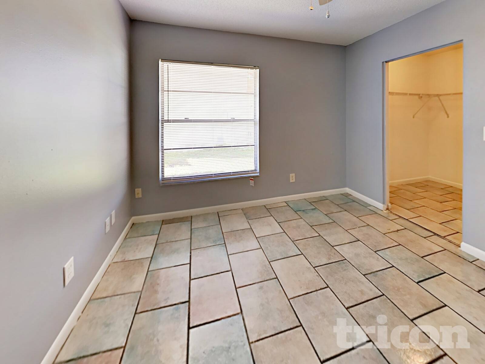 Building Photo - 10516 Parkcrest Dr