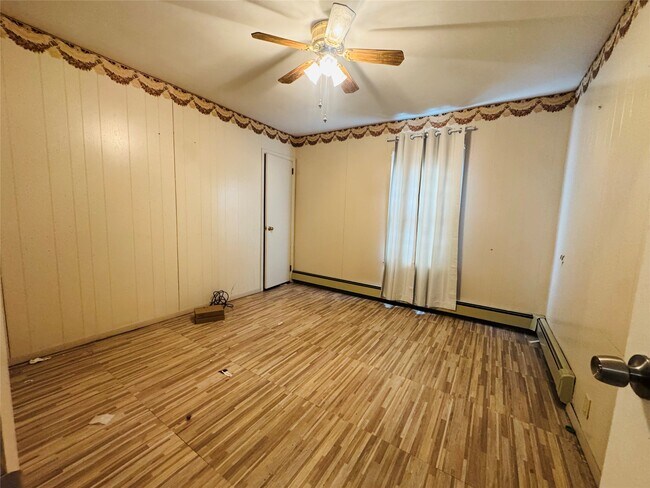 Building Photo - 503 Irving Ave