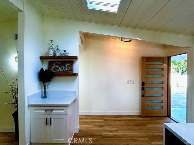 Building Photo - 821 N Mountain View Pl