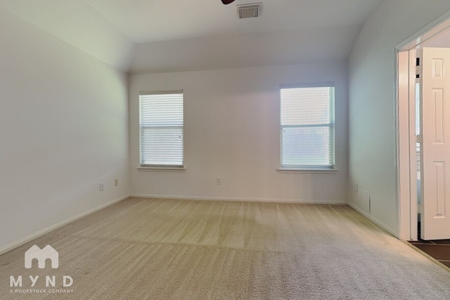 Building Photo - 14 E Sage Creek Pl