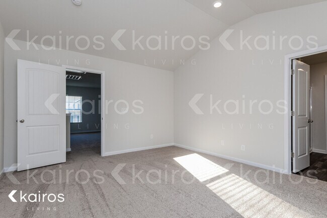 Building Photo - 355 Common Reed Drive
