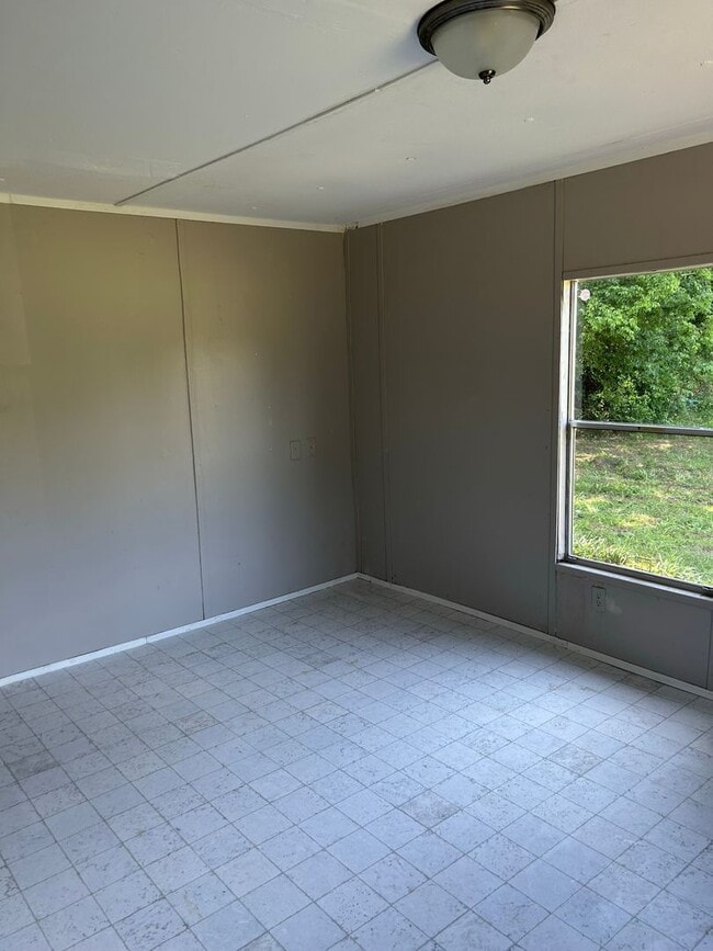 Building Photo - New Home Available! Rent this 2 Bedroom ho...