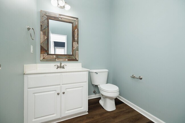 Building Photo - 4893 Somerset Dr