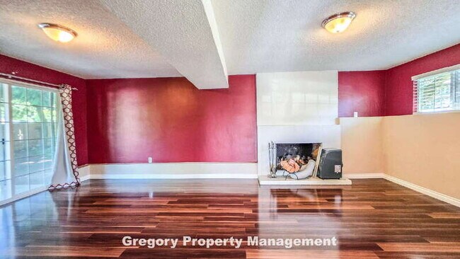 Building Photo - 17606 Brook Blvd