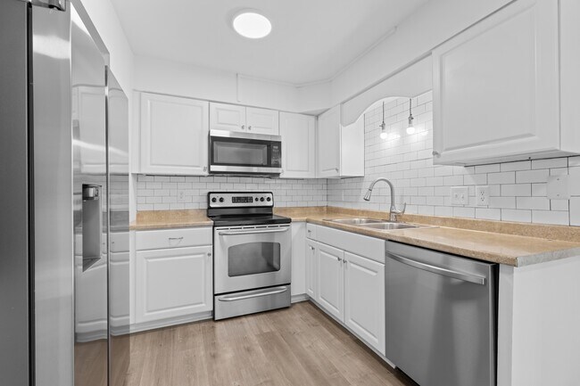 Building Photo - 1208 Manassas Ct
