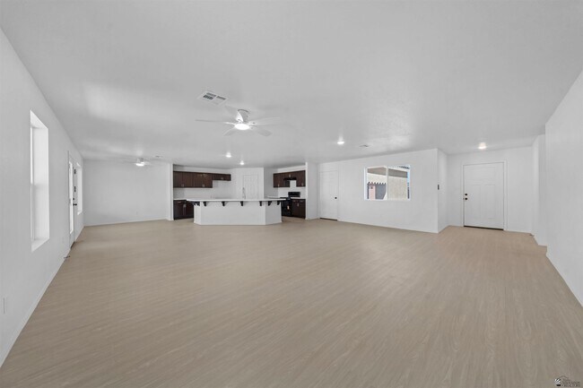 Building Photo - 7272 E 45th St