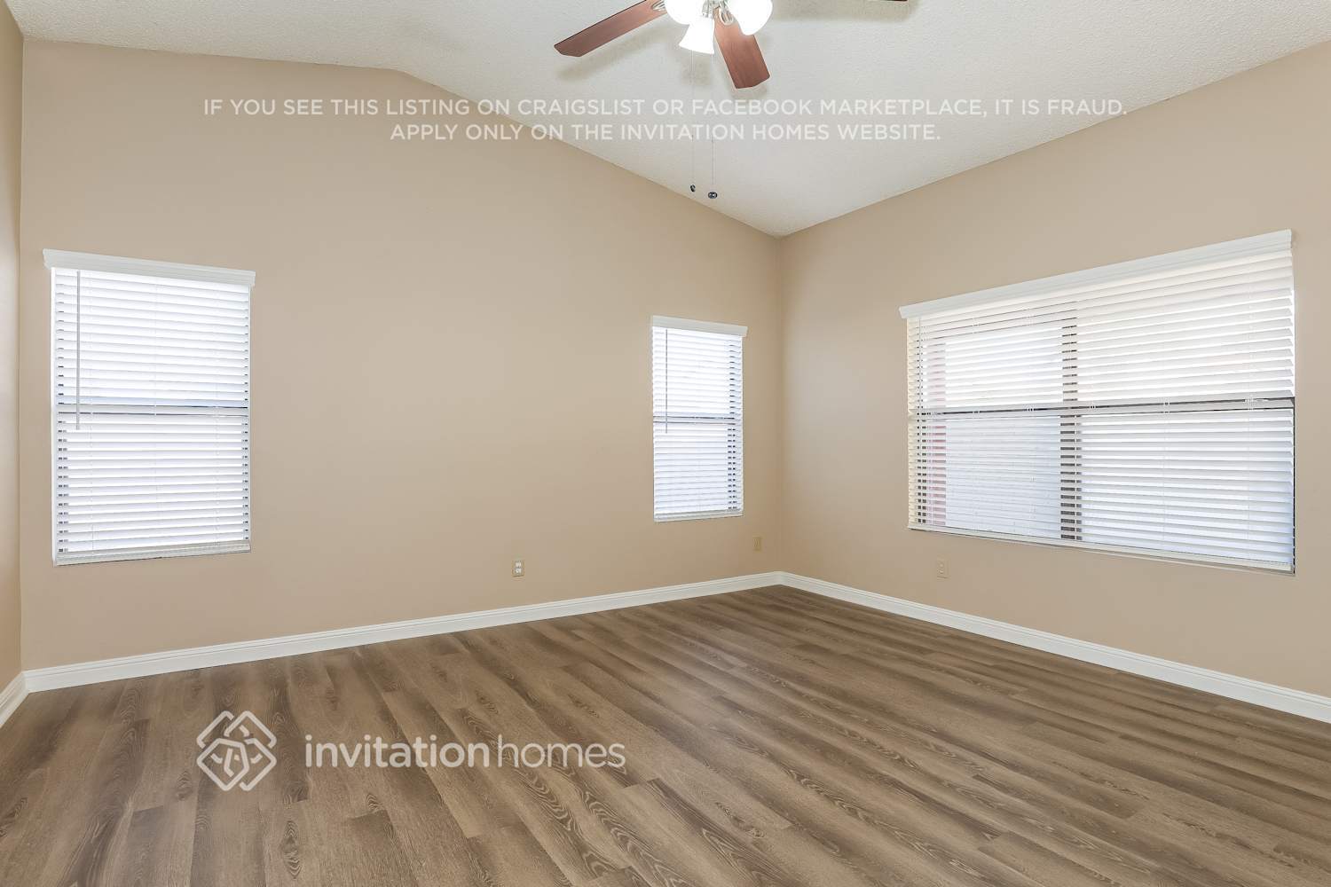 Building Photo - 11564 W Sage Dr