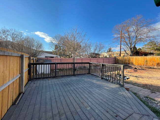 Building Photo - Cozy Tri-Level Home in Thornton! AVAILABLE...