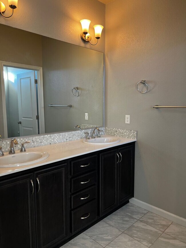 Building Photo - 790 Sarcinella Ct