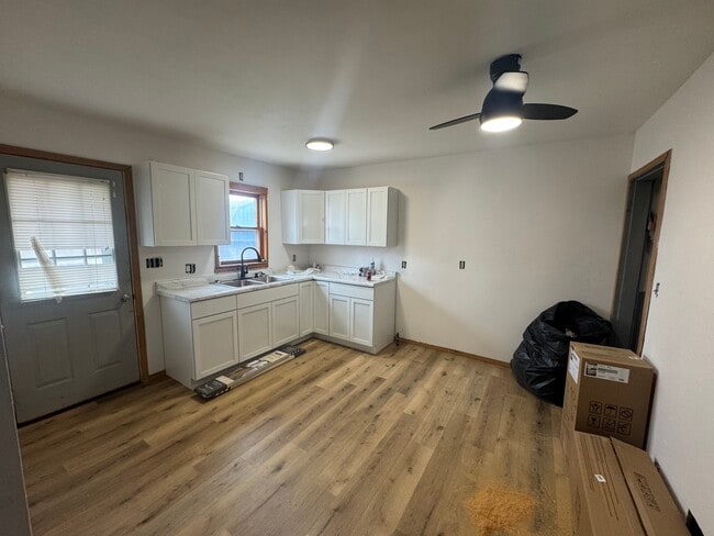 Building Photo - 1608 Kansas St