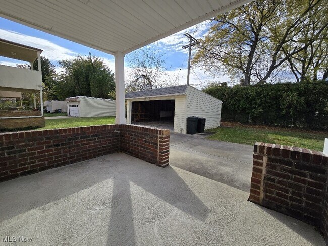 Building Photo - 2314 Westmoor Rd