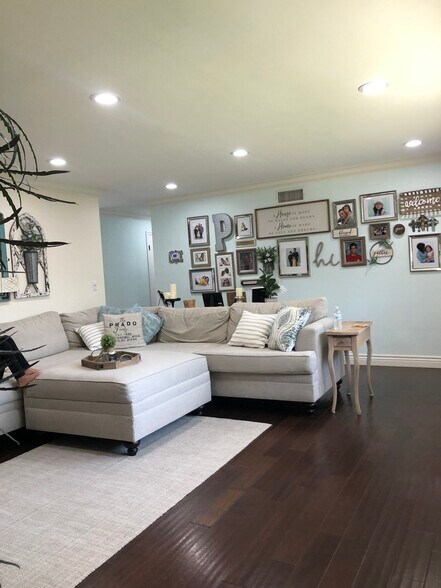Living Room - 10304 Cliota St