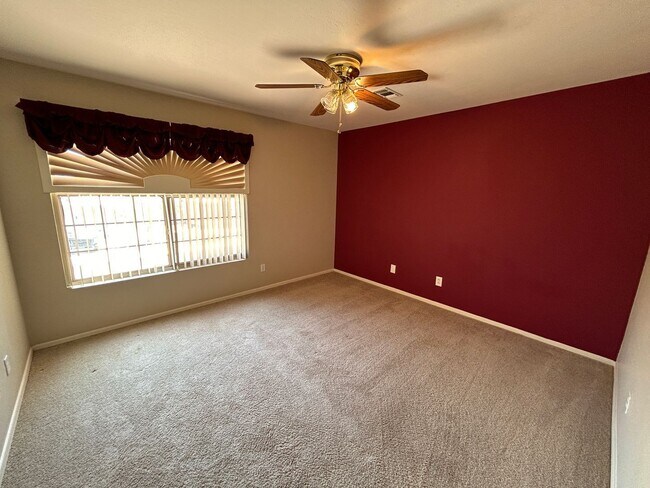 Building Photo - 13026 W Modesto Dr