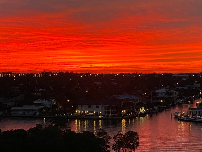 Building Photo - 3594 S Ocean Blvd