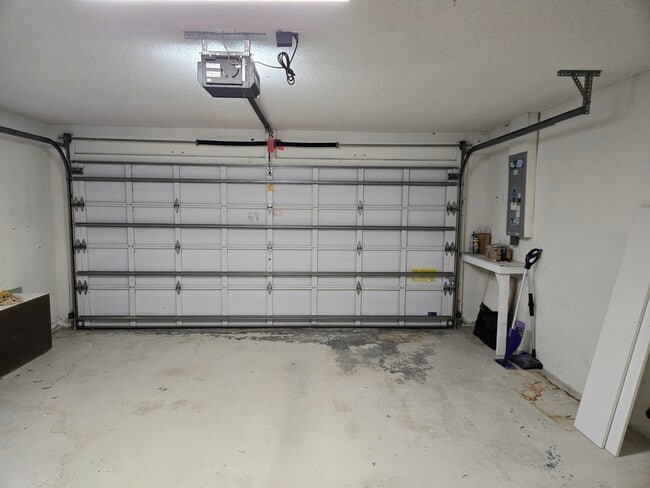 Building Photo - 4234 SE Home Way