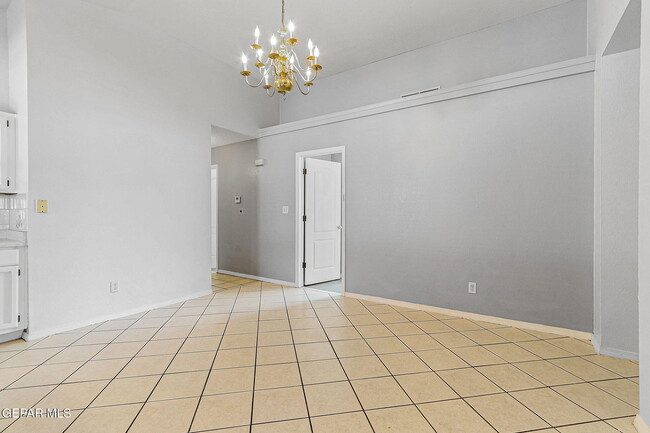 Building Photo - 12496 Sombra Fuerte Dr