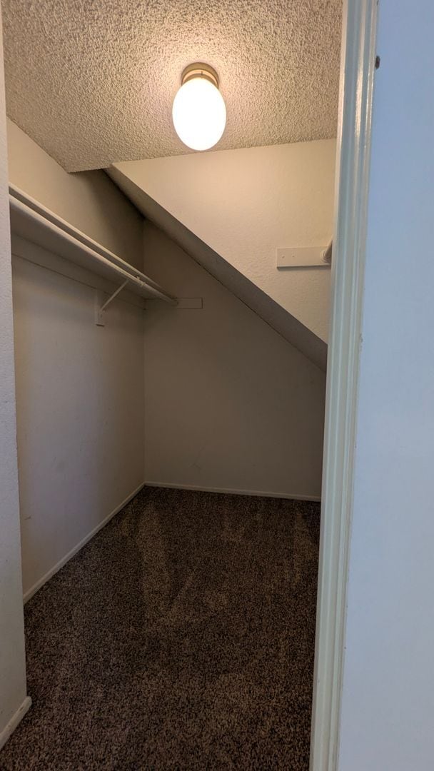 Building Photo - Cute two bedroom condo