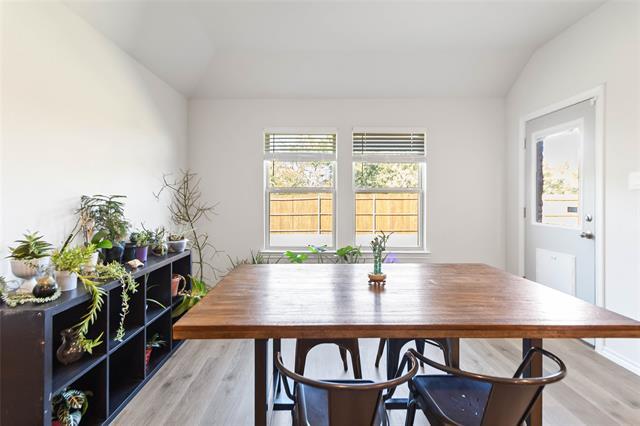 Building Photo - 103 Mapleoak Dr