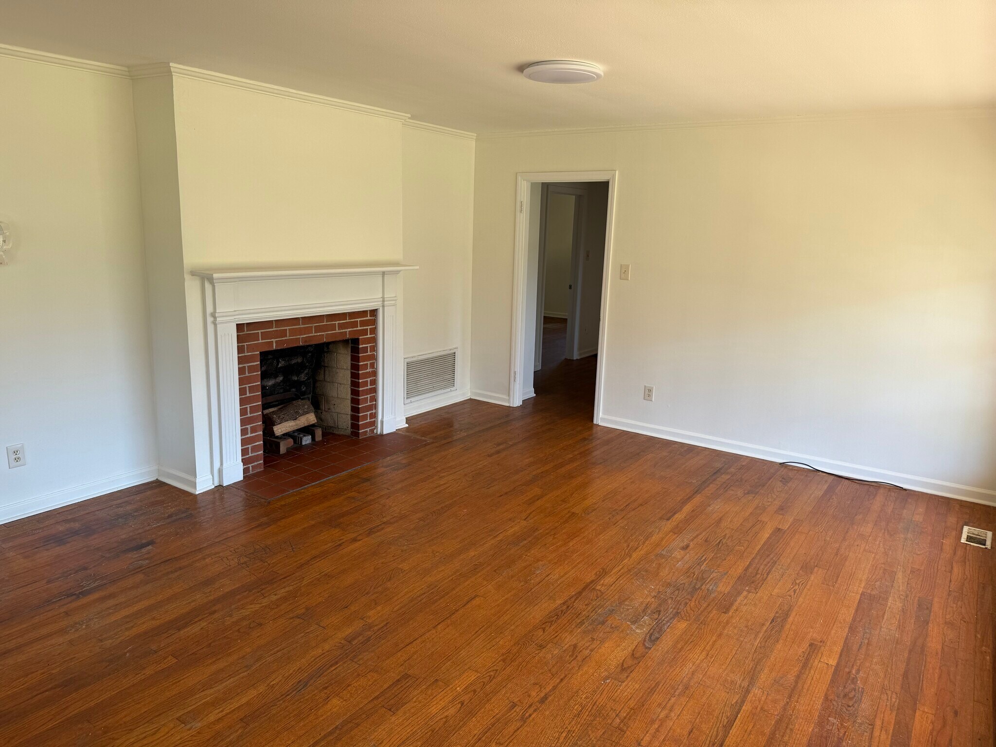 Building Photo - 1609 Woodrow Ave