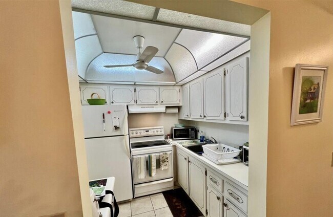Building Photo - 39 Harwood B